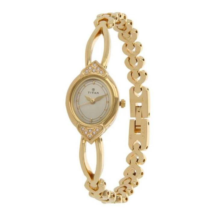Titan Women’s Quartz Analog Watch – White Dial with Elegant Metal Strap