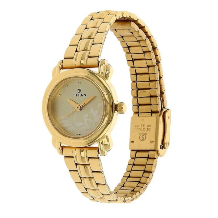 Titan Women’s Quartz Analog Watch – Champagne Dial with Stainless Steel Bracelet