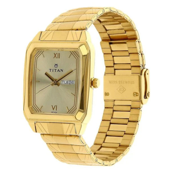 Titan Quartz Timepiece for Men – Champagne Dial with Day-Date Function and Sleek Stainless Steel Bracelet