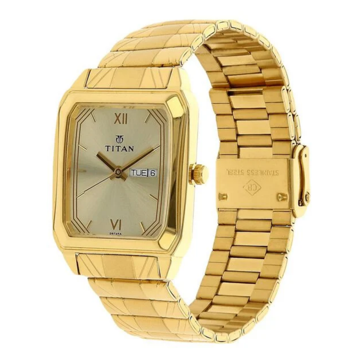 Titan Quartz Timepiece for Men – Champagne Dial with Day-Date Function and Stylish Two-Tone Steel Strap