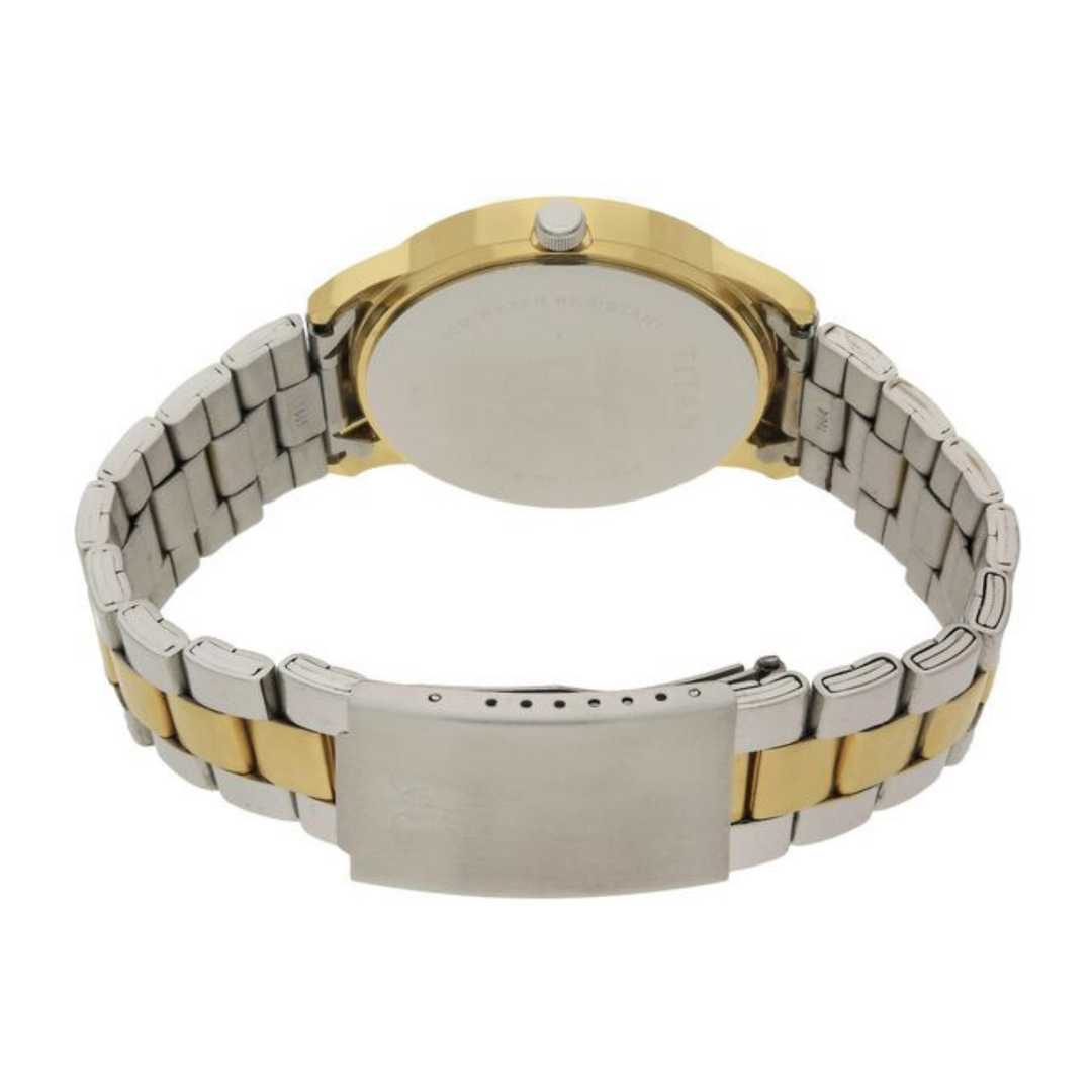 Titan Quartz Timepiece for Men – Champagne Dial with Day-Date Function and Stylish Two-Tone Steel Strap