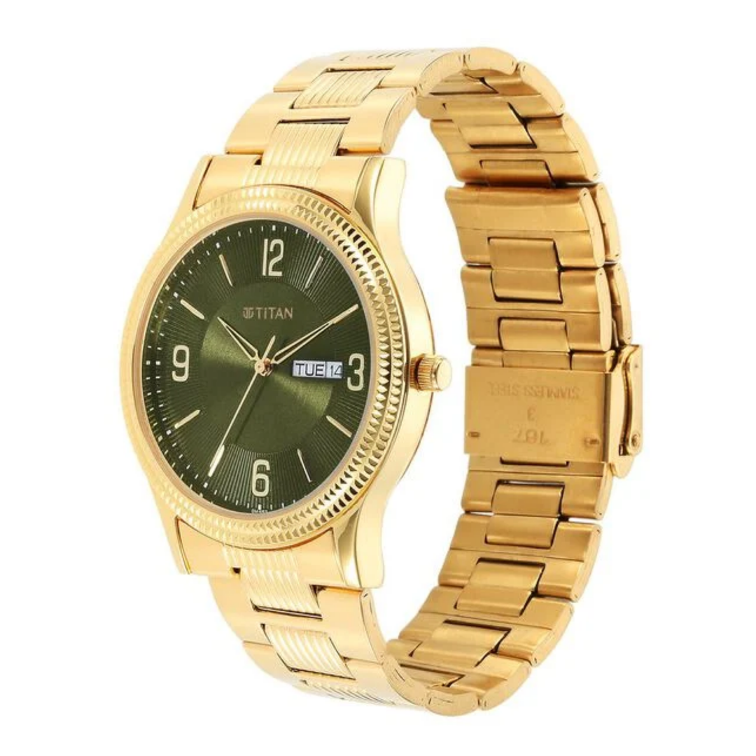 Titan Karishma Men’s Analog Watch with Green Dial and Stainless Steel Strap