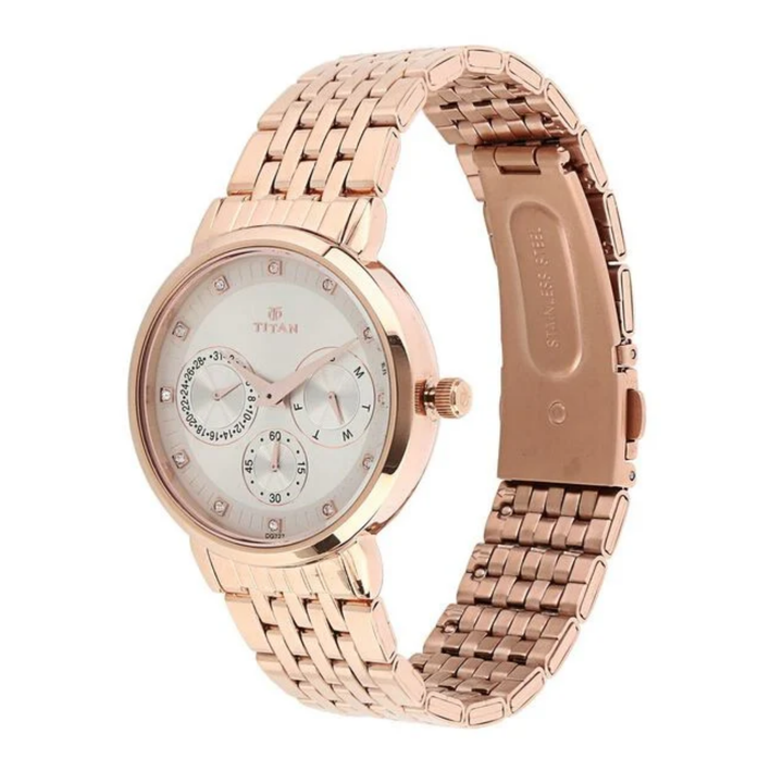 Titan Workwear: Warm Beige Sunray Watch with Polished Stainless Steel Bracelet